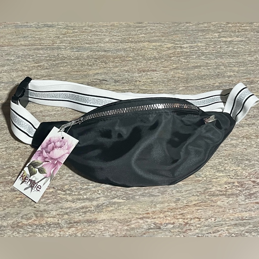 NWT Kenzie Fanny pack